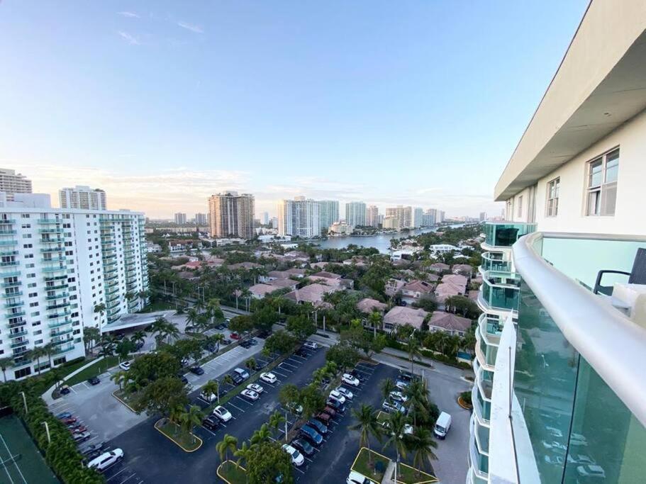 Zen Vacation Rentals Modern Penthouse Across Ocean Miami Beach Exterior photo