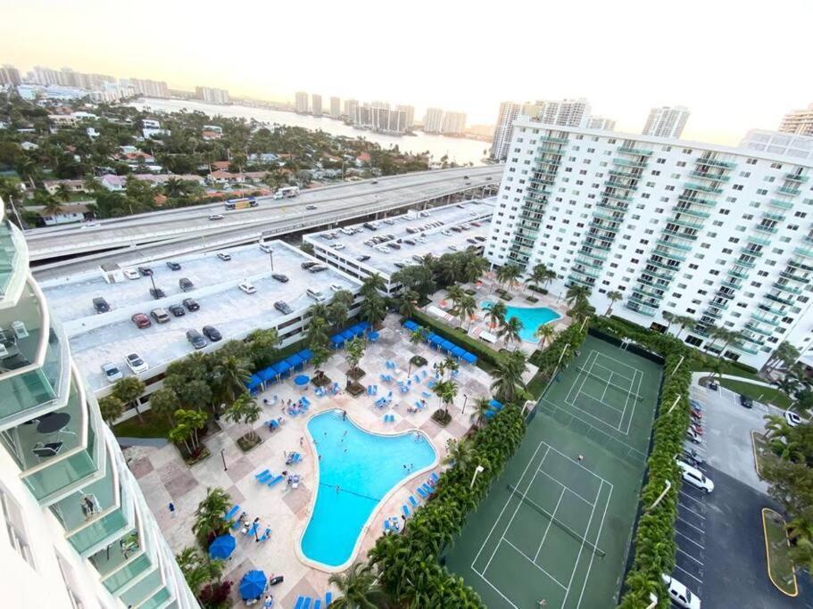 Zen Vacation Rentals Modern Penthouse Across Ocean Miami Beach Exterior photo