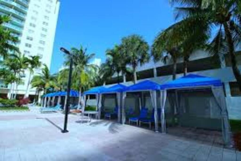 Zen Vacation Rentals Modern Penthouse Across Ocean Miami Beach Exterior photo