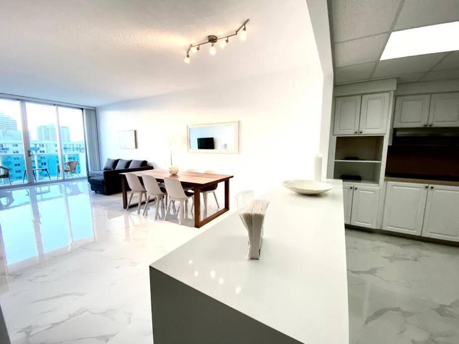 Zen Vacation Rentals Modern Penthouse Across Ocean Miami Beach Exterior photo